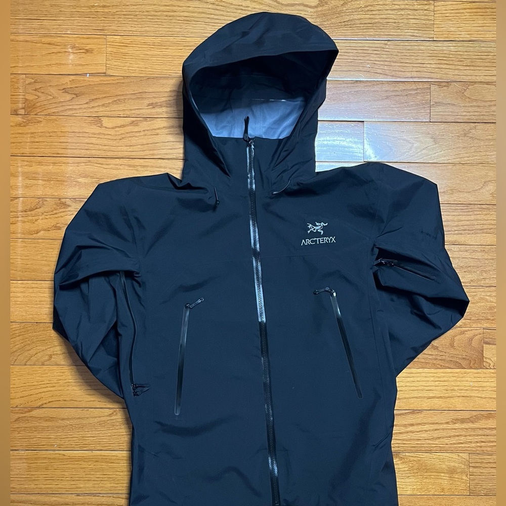 Arc'teryx Black Alpha SV Jacket